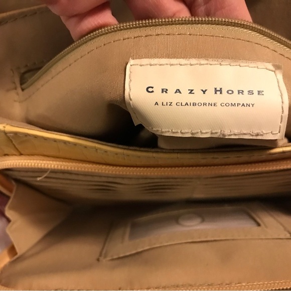 Liz Claiborne CRAZY HORSE Shoulder Bag & Wallet Faux Leather Croc  Butter Yellow - Picture 2 of 10